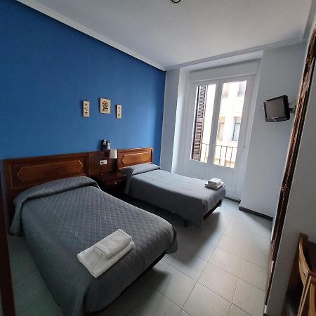 Hostal Pan America Мадрид Екстериор снимка