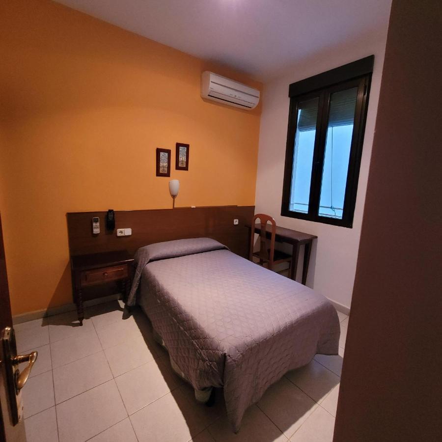 Hostal Pan America Мадрид Екстериор снимка