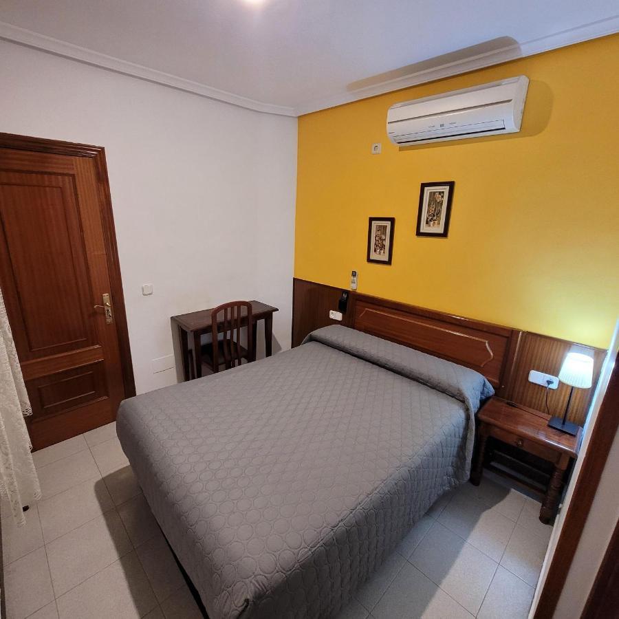 Hostal Pan America Мадрид Екстериор снимка