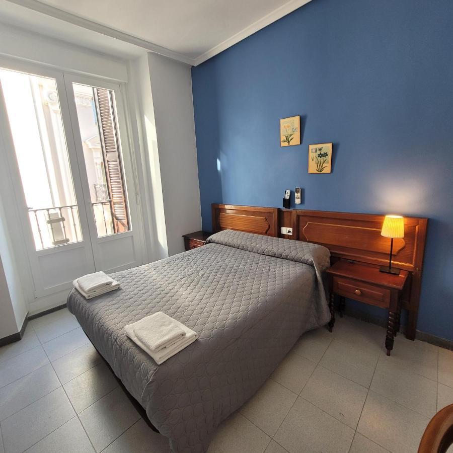 Hostal Pan America Мадрид Екстериор снимка