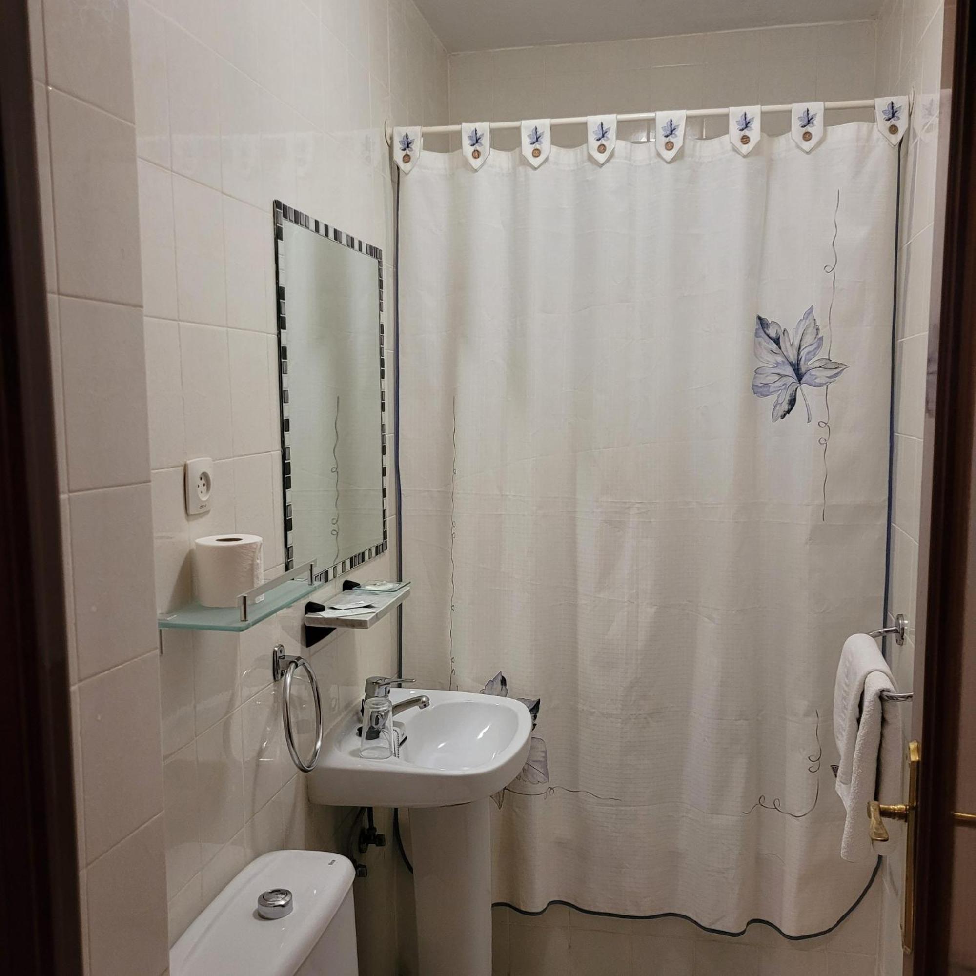 Hostal Pan America Мадрид Екстериор снимка